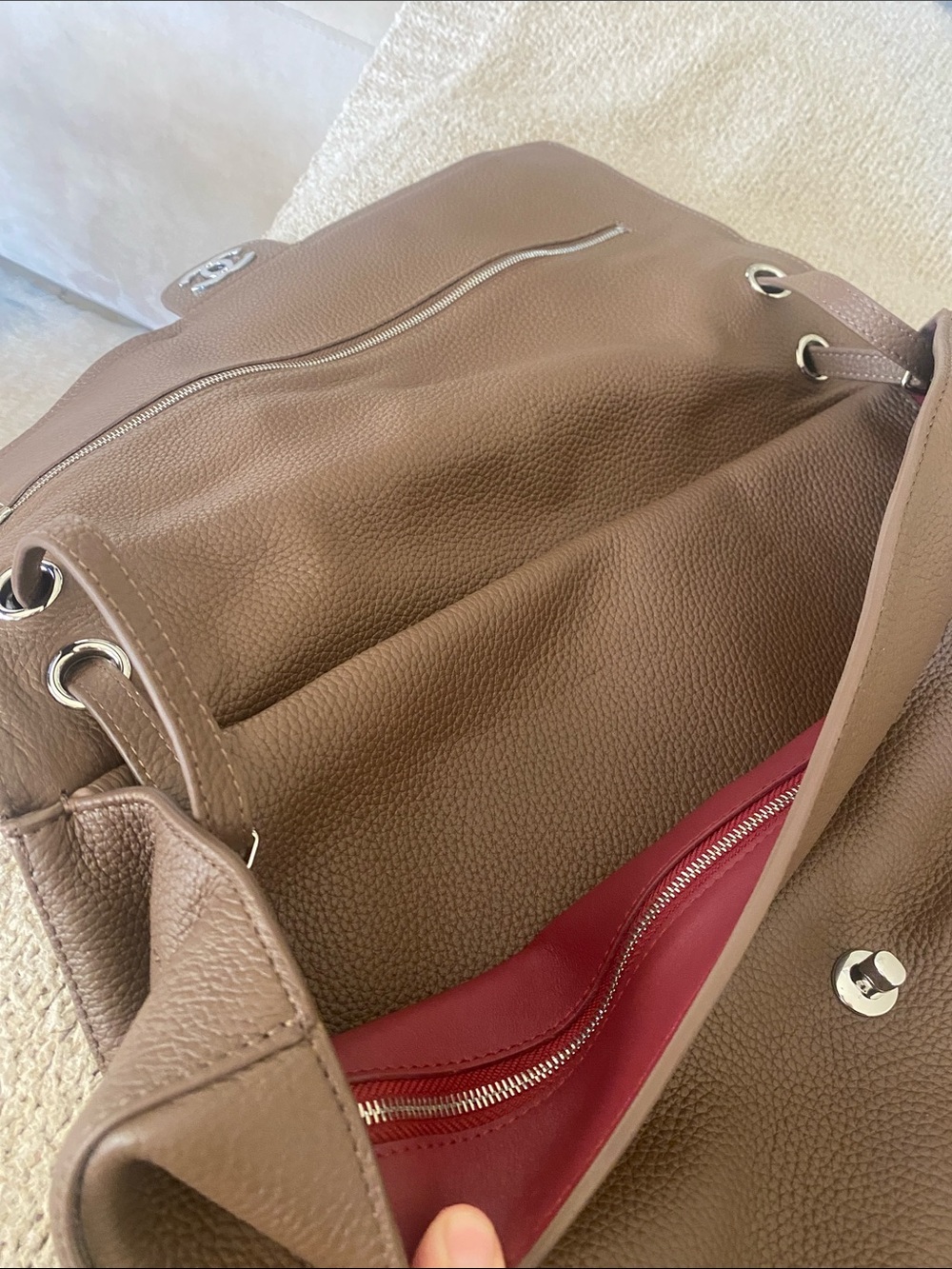 Beautiful taupe purse ๐ - Picture 4 of 7
